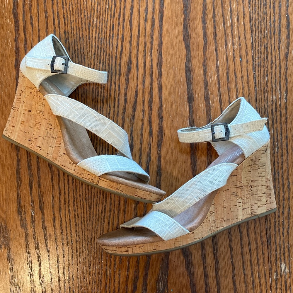 Tom’s Wedges 8.5 Like New